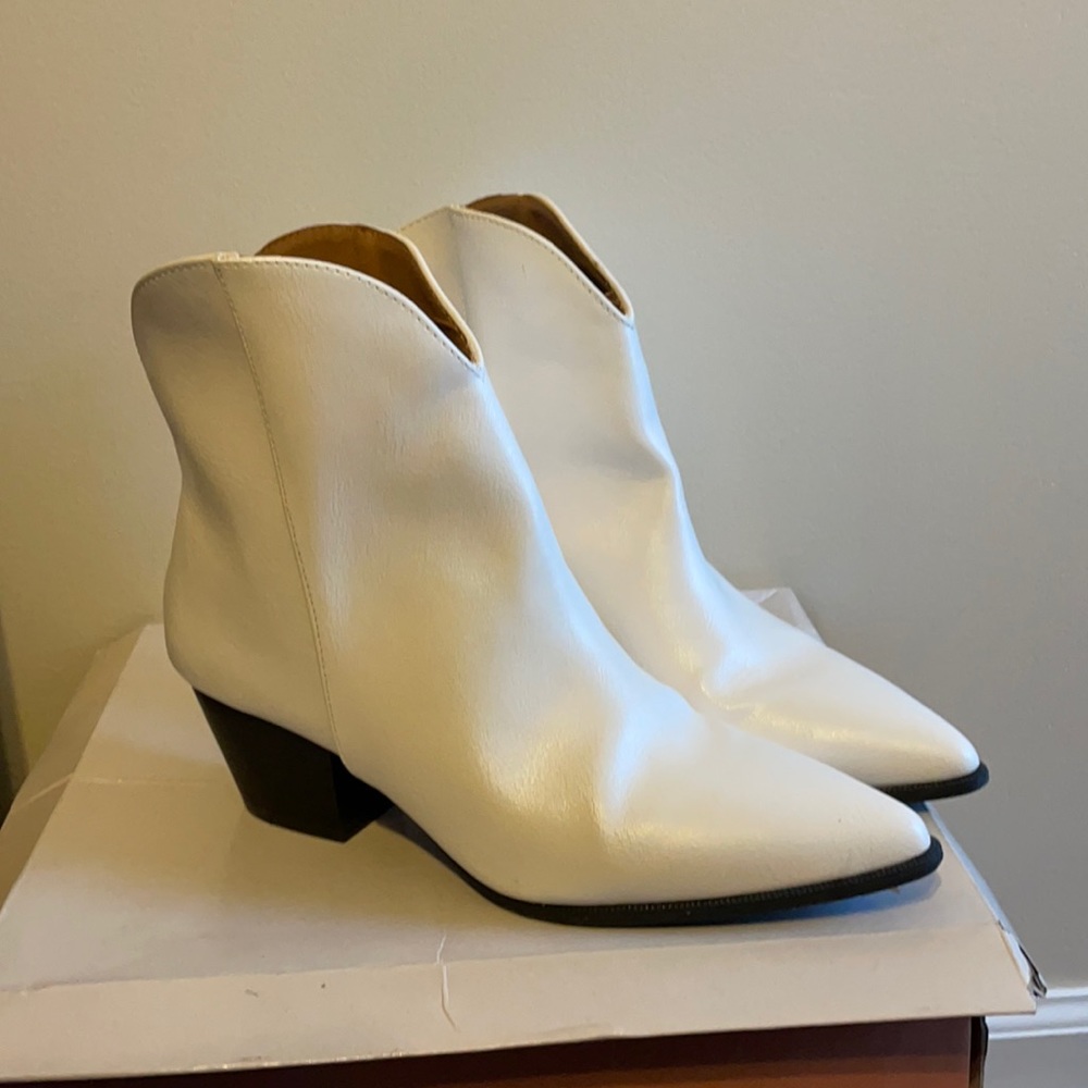 Sold on another website. White boots